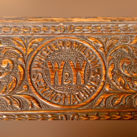 Late 19th Century Hand Carved Finger Jointed Wheeler & Wilson Sewing Machine Box - Picture 13 of 15